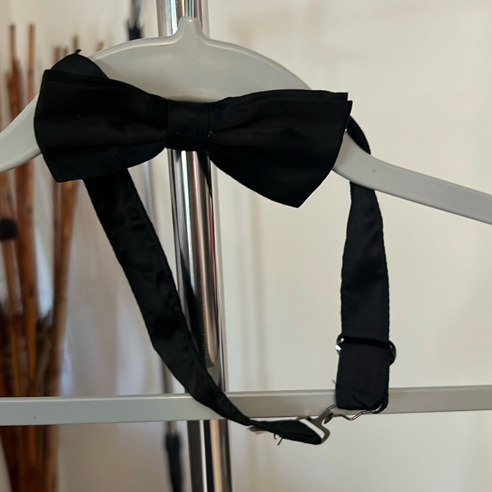Bow tie
